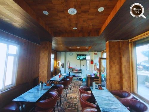 Hashtag95 - Food & Accommodation