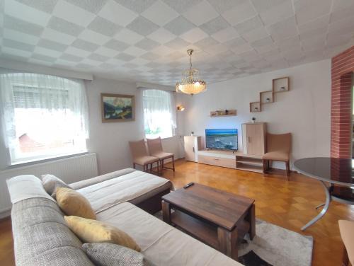 Haus "Grimberg" FeWo 1-stock oder FeWo 2-stock & Zusätzliches Zimmer