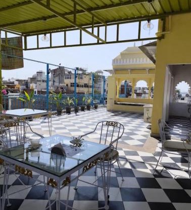 Haveli near the lake