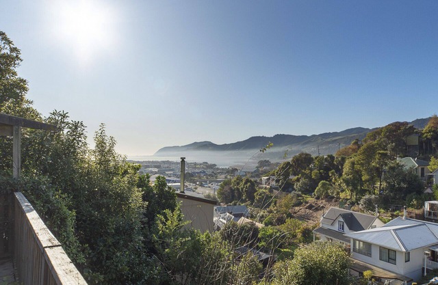 Haven View Cottage with Views over Nelson Marina and Haven Estuary