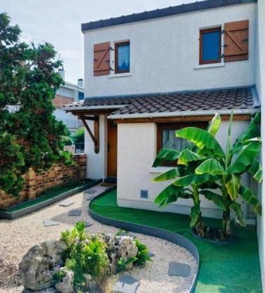 Havre de Paix avec Jardin privatif et Parking Gratuit à 15 min de Versailles