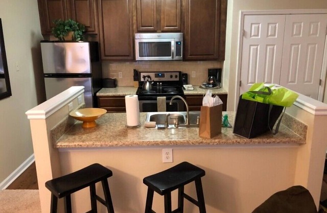 Heart of Ballantyne convenient and spacious one bedroom apartment home