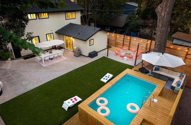 Heated Pool, Hot Tub, Movie Theater, Mini Golf - Sunset Social