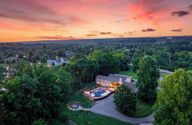 Heated Pool | Hot tub | Pets | Firepit | Game Rms