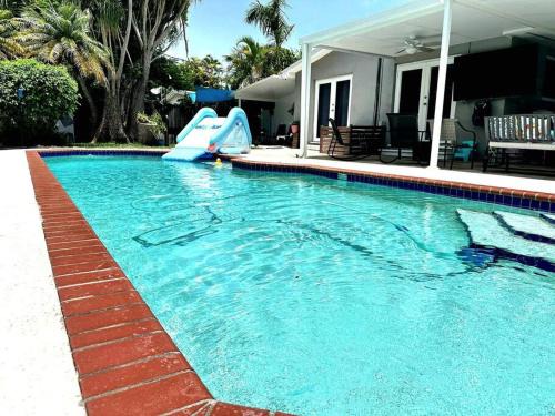 heated pool village Boat Parking WiFi BBQ private duplex
