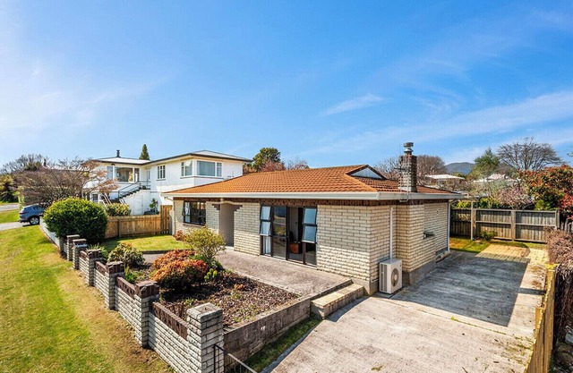 Heathcote Cottage - Taupo Holiday Home