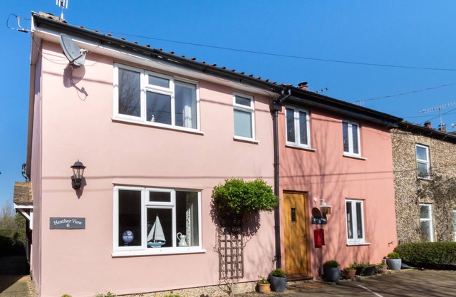 Heather View - Three Bedroom House, Sleeps 4