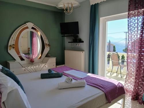 Helen's Seaside Apartment