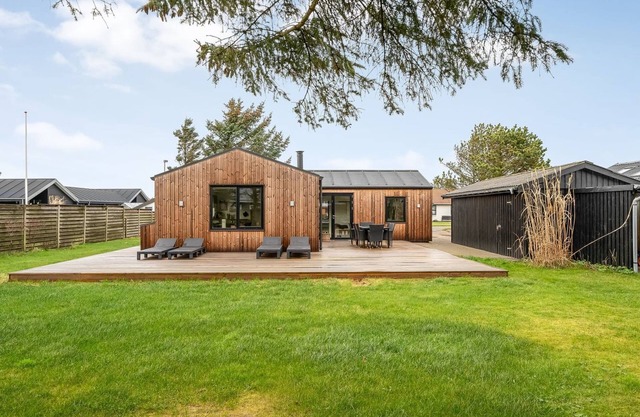 "Hellena" - 600m from the sea by Interhome