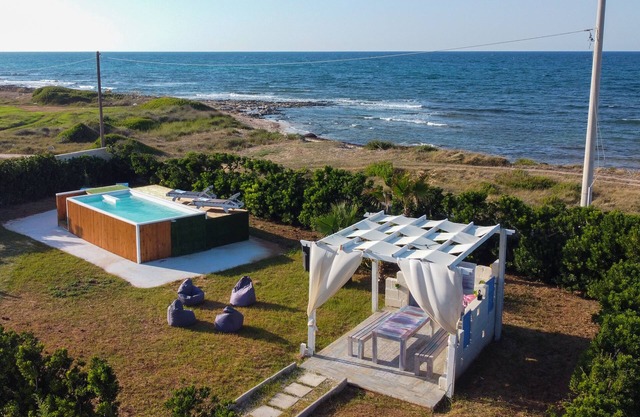 Hemingway VILLA set on the beach