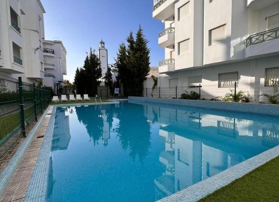 hermoso apartamento con piscina en marjane