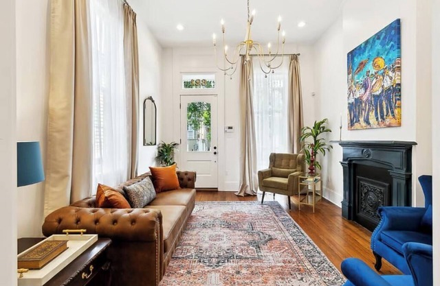 Hi-End Historic Marigny Gem - Fully Furnished with 2 Bonus Office Space