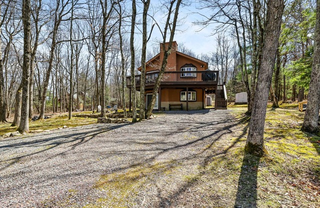 *Hidden Fox Lodge* Newly Listed, Many community amenities, Jim Thorpe