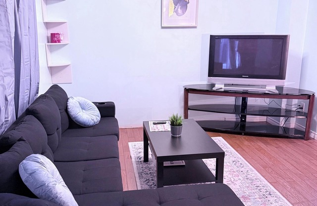 Hidden Gem in Belleville Huge Backyard!