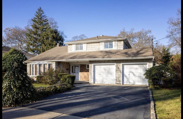 Hidden Gem - Private Studio located in the heart of a well manicured Garden!