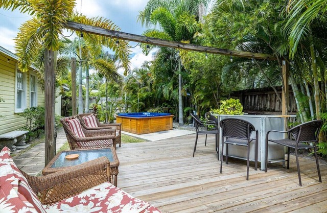 Hidden Oasis #1, just a few minutes to the beaches