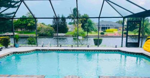 Hidden Secret Waterfront Retreat