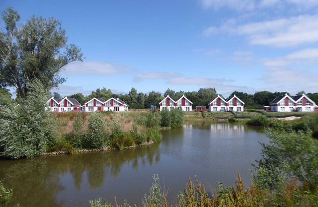 High quality cottage right on the lake