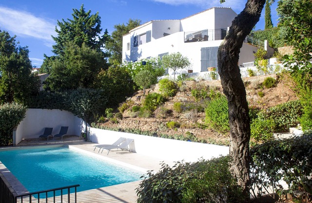 High Standing Villa with hill view and sunset - Departure to Porquerolles Island
