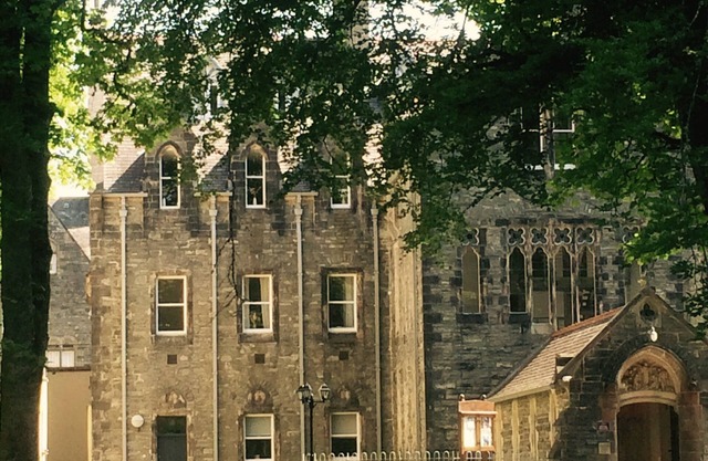 Highland Home : Moat house 1 An individual house your gateway to the Highlands