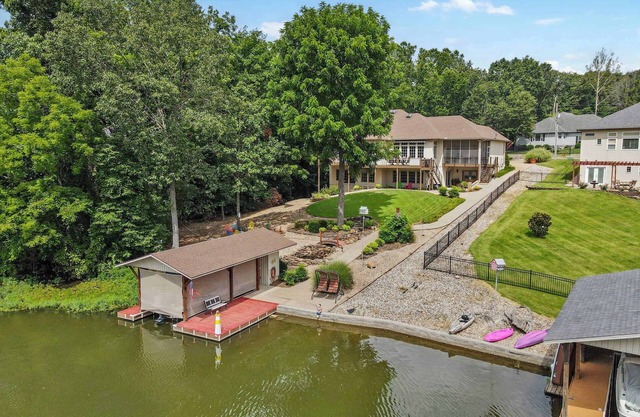 Highlands Lakeside Retreat, On Loch Lomond