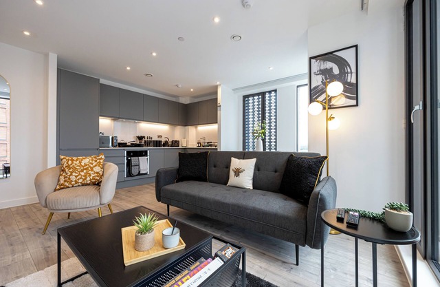 Highrise Heaven| Luxe 2BR City Centre Apartment, Victoria House 1803