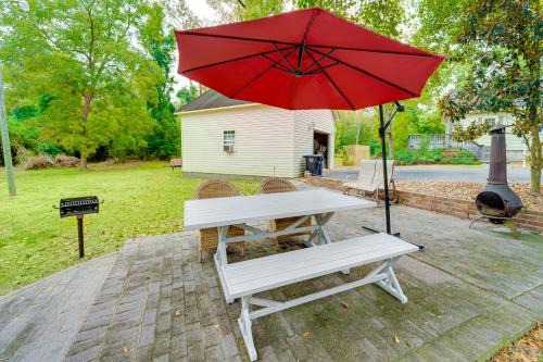 Hike and Bike On-Site Burgaw Apt - 4 Mi to River