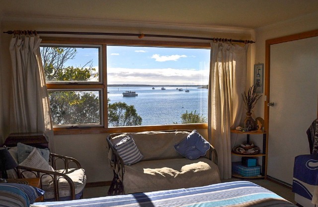 Hill's Shack is an original Coffin Bay 3 bedroom stone cottage set right on the Oyster Walk, just metres from the water's edge.