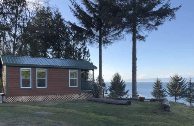Hillcrest Olympic Beach Cabin on the Strait of Juan De Fuca