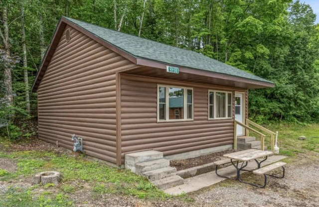 Hillside Resort Cabin #9