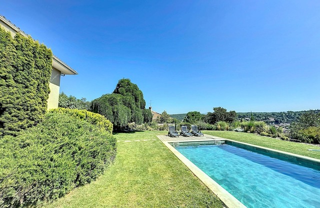 Hillside Villa With Private Pool And Walking Distance To the Village Of Carces