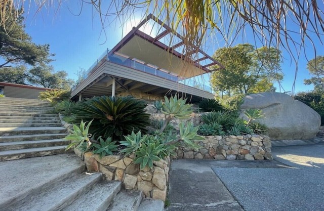 Hilltop Retreat - MAIN HOUSE, 40-acres, Open Views