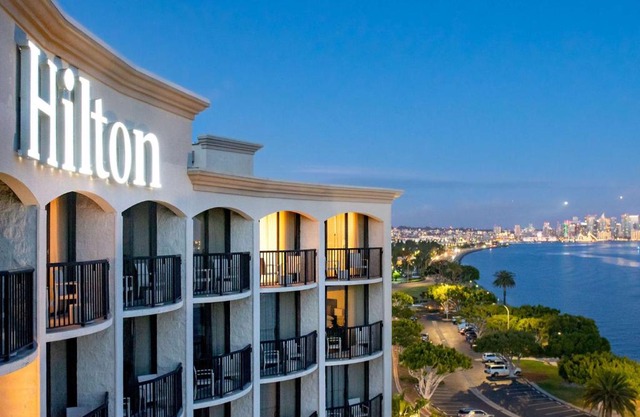 Hilton San Diego Airport/Harbor Island