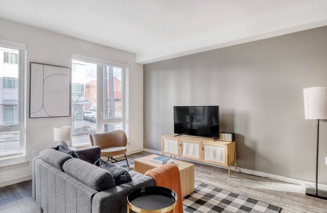 Hip First Hill 1BR w/Gym, Roof & Lounge, nr Pioneer Sq, by Blueground