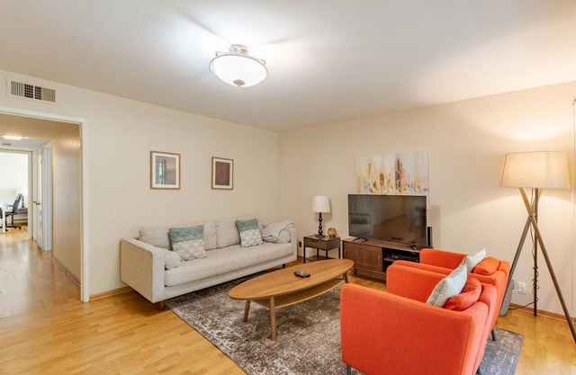 Hip Menlo Park 3BR w/Pool + Patio, nr Great Schools, by Blueground