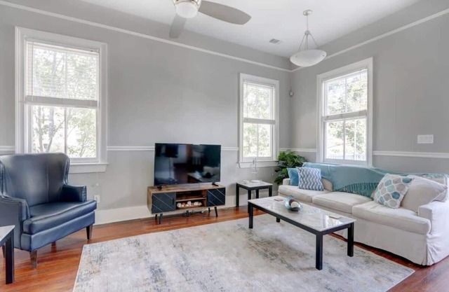Historic 1800's Condo, Forsyth | Dog-Friendly!