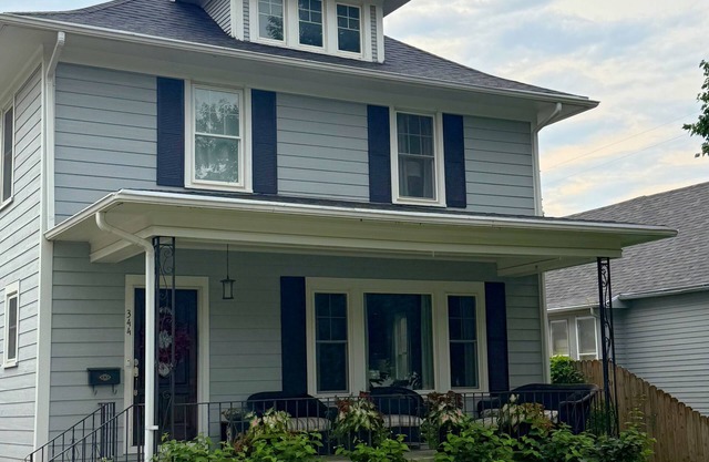 Historic 3-bedroom house, Walking distance to downtown Fremont, Host Friendly