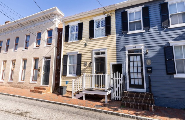 Historic Annapolis Retreat – Steps from the Statehouse & City Dock with Parking and Private Patio