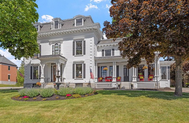 Historic Busiel House in the Heart of Laconia