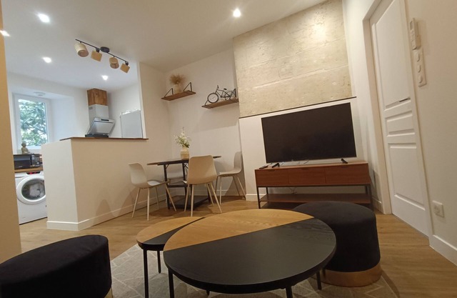 Historic center apartment with terrace and air conditioning