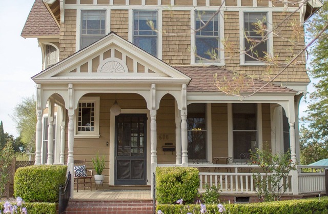 Historic Downtown House and Pool in Paso Robles Wine Country