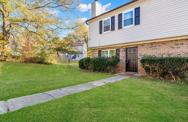 Historic Downtown Woodstock Renovated Townhome