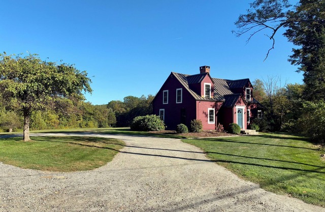 Historic Farmhouse in Northwest Connecticut. Minutes from Ski Sundown!