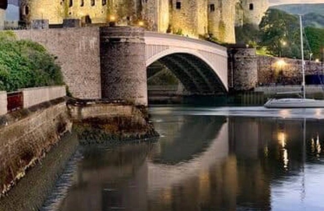 Historic House with 4 Ensuite Bedrooms Lounge and Kitchen