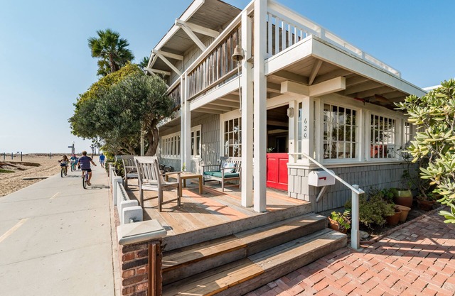 Historic house with beach vibe. Sand out the front door, ocean on the horizon