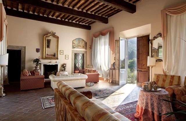 Historic panoramic villa near Lucca
