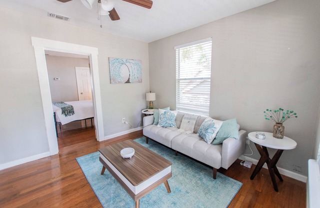 Historic Uptown Vibes - 1/1 Apartment #4