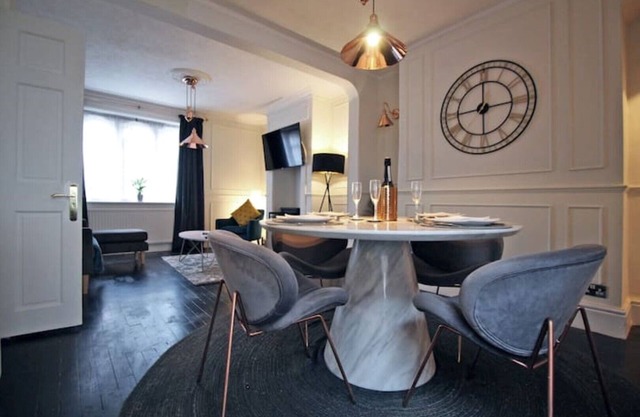 Historical, Charming and Stylish House in the heart of Chester