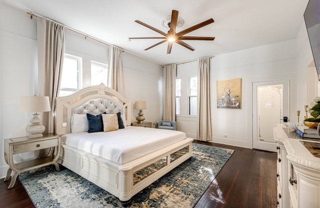 Historical Haven: Luxe 5-Bedroom, Pool & Hot Tub