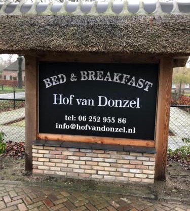 Hof van donzel